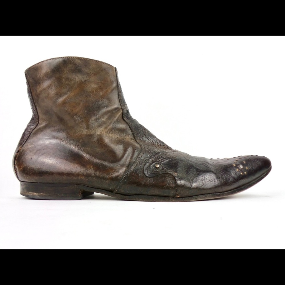 Leather boots (Made in Italy).